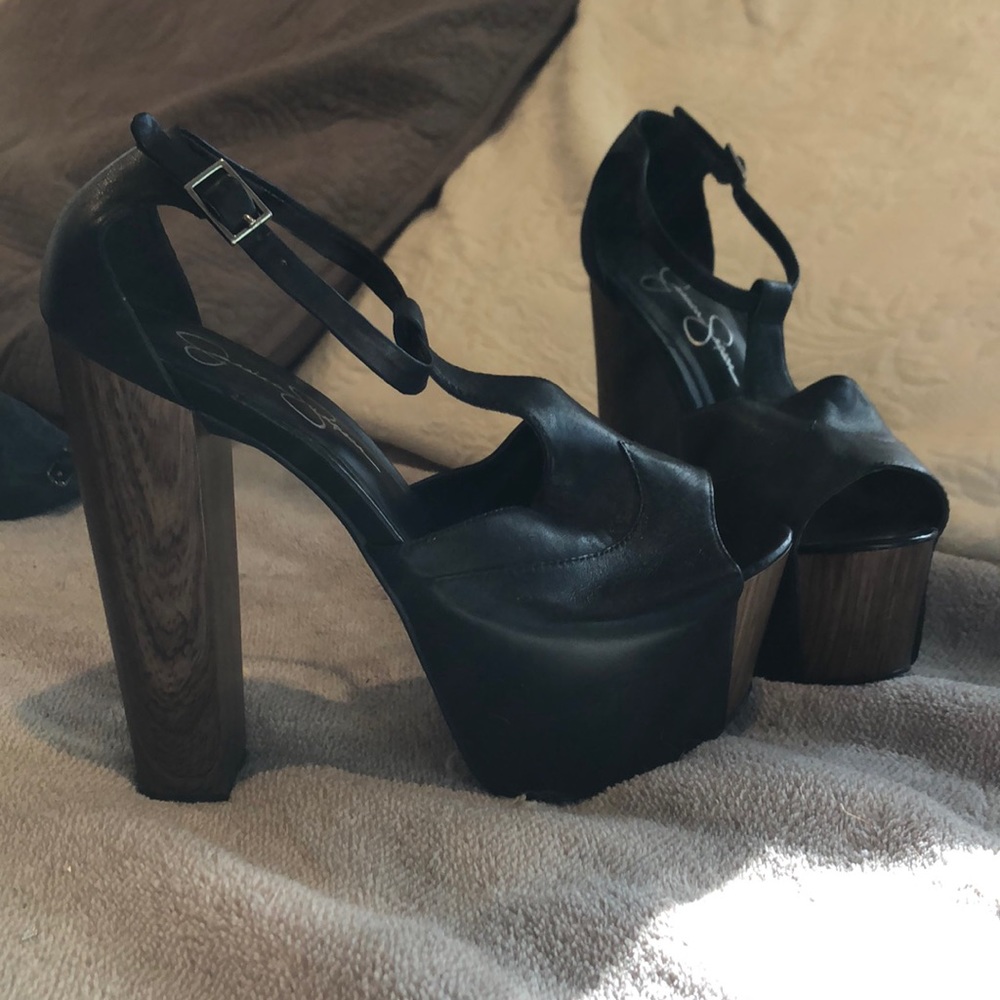 Jessica Simpson platforms